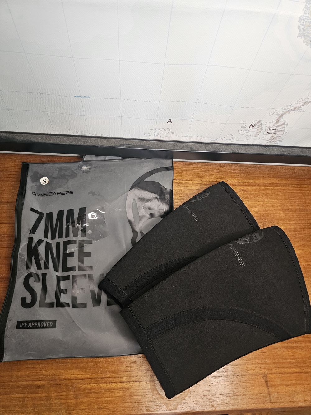 7mm Knee Sleeves - Black by GYMREAPERS